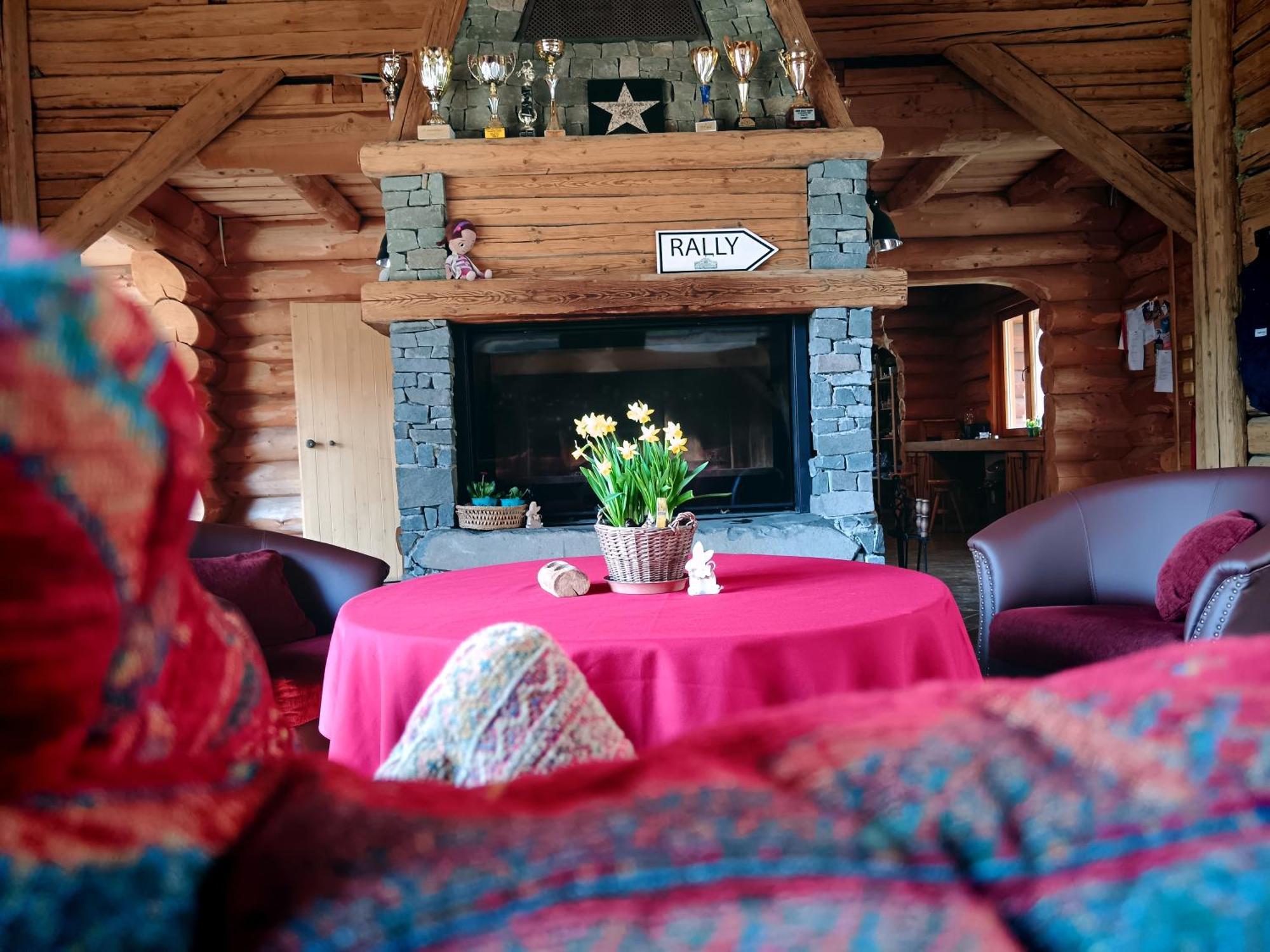 Crossline Lodge Gheorgheni  Extérieur photo