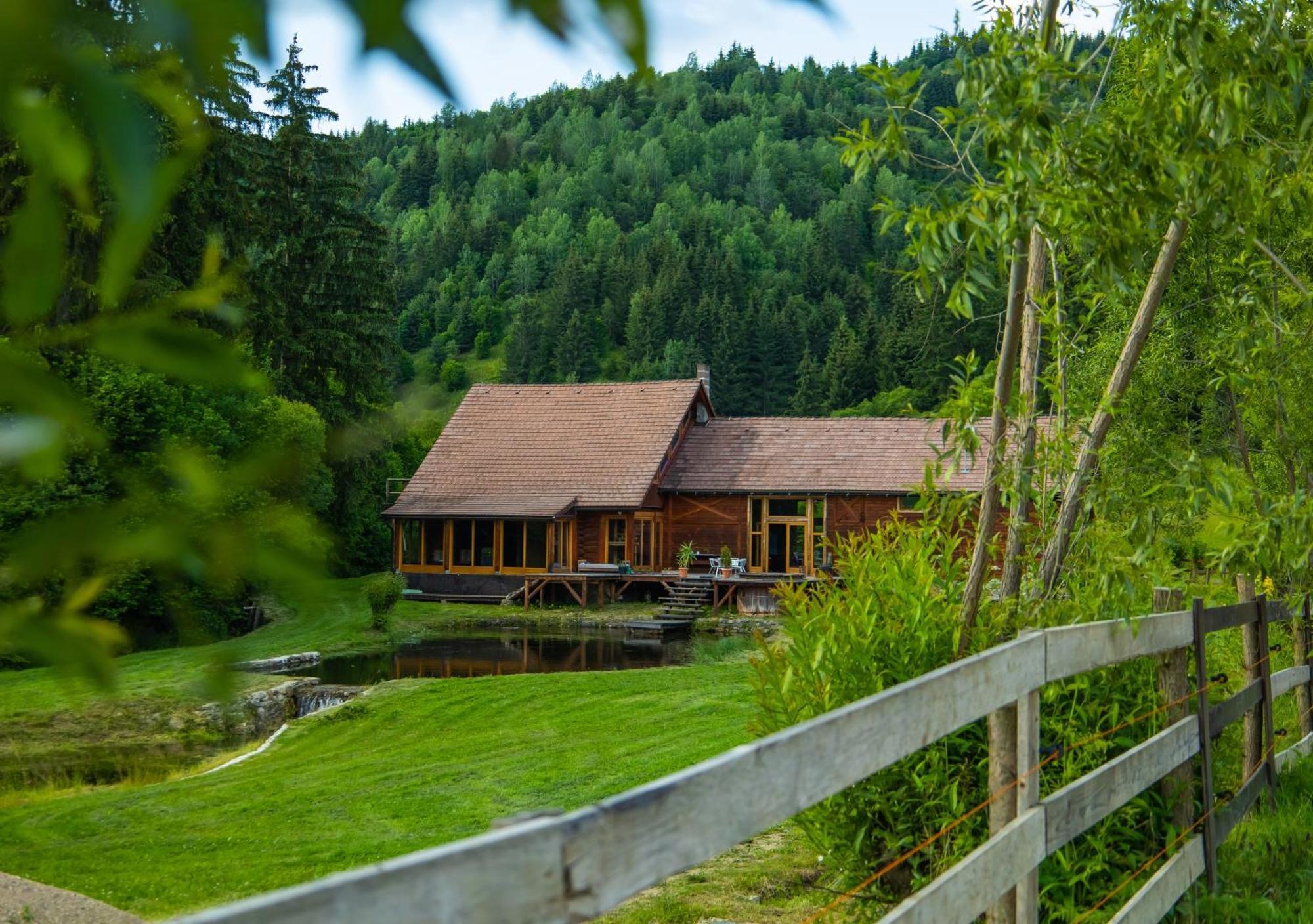 Crossline Lodge Gheorgheni  Extérieur photo