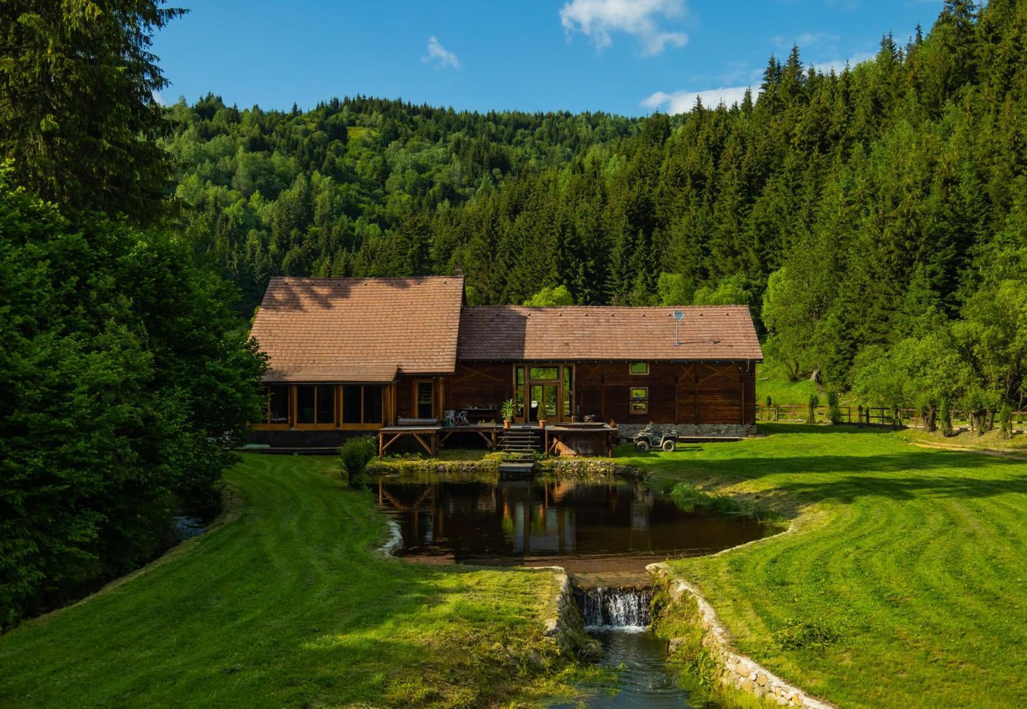 Crossline Lodge Gheorgheni  Extérieur photo